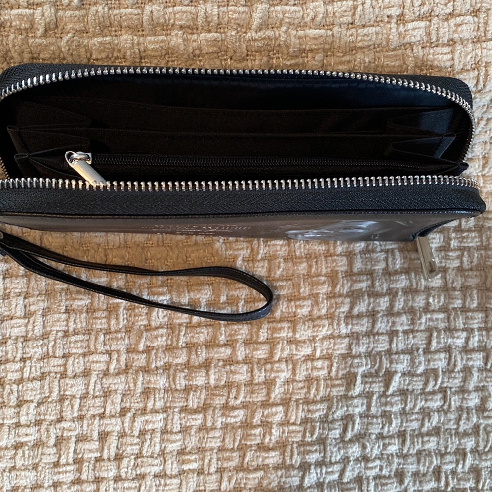 Wristlet! - Picture 2 of 2